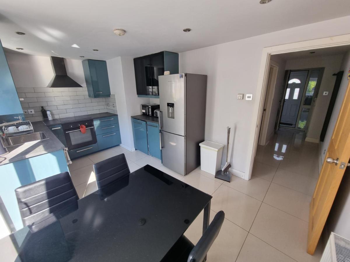 Single Room With En-Suite Shower Room In Zone 1 Londen Buitenkant foto