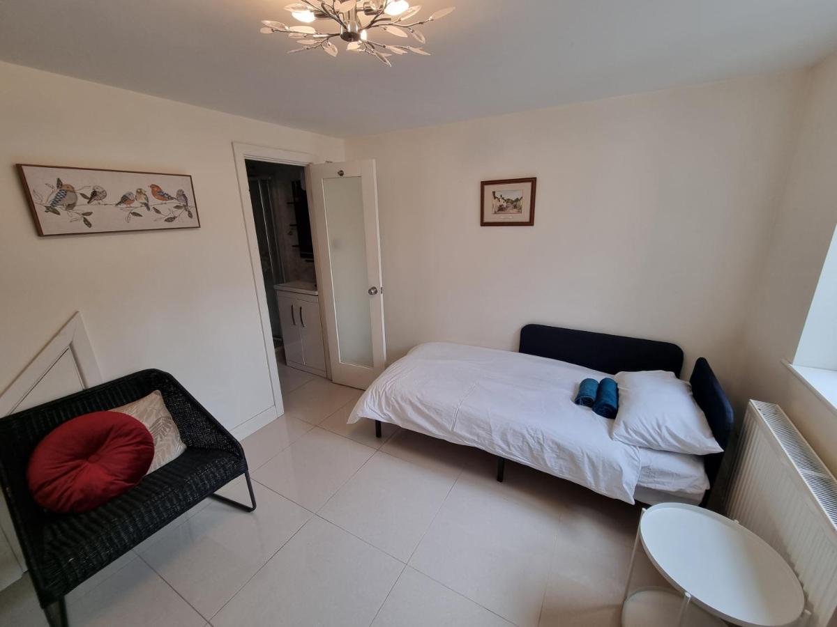 Single Room With En-Suite Shower Room In Zone 1 Londen Buitenkant foto