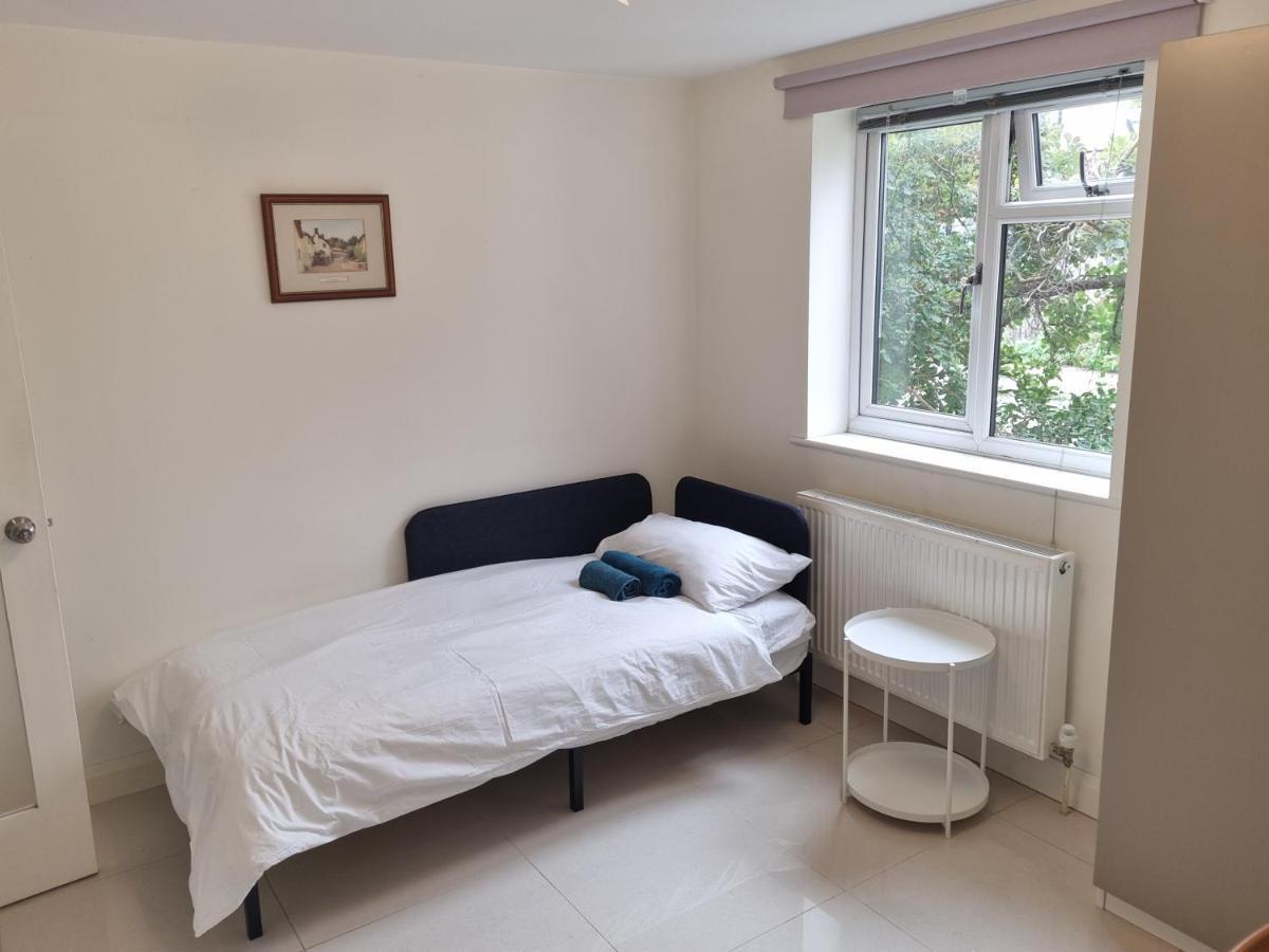 Single Room With En-Suite Shower Room In Zone 1 Londen Buitenkant foto